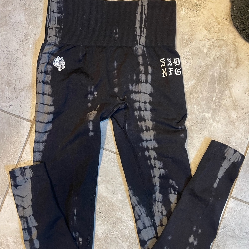 Darc sport serpent leggings in black medium